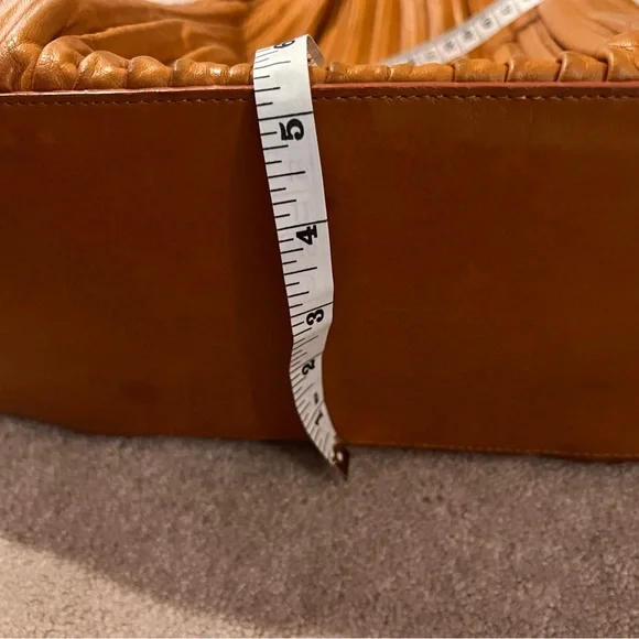 Vintage Giorgio Armani Tan Pleated Lamb Leather Shoulder Bag Satchel - Picture 12 of 15